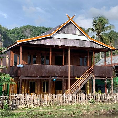 Nasrul House Homestay For Backpackers Maros Ngoại thất bức ảnh