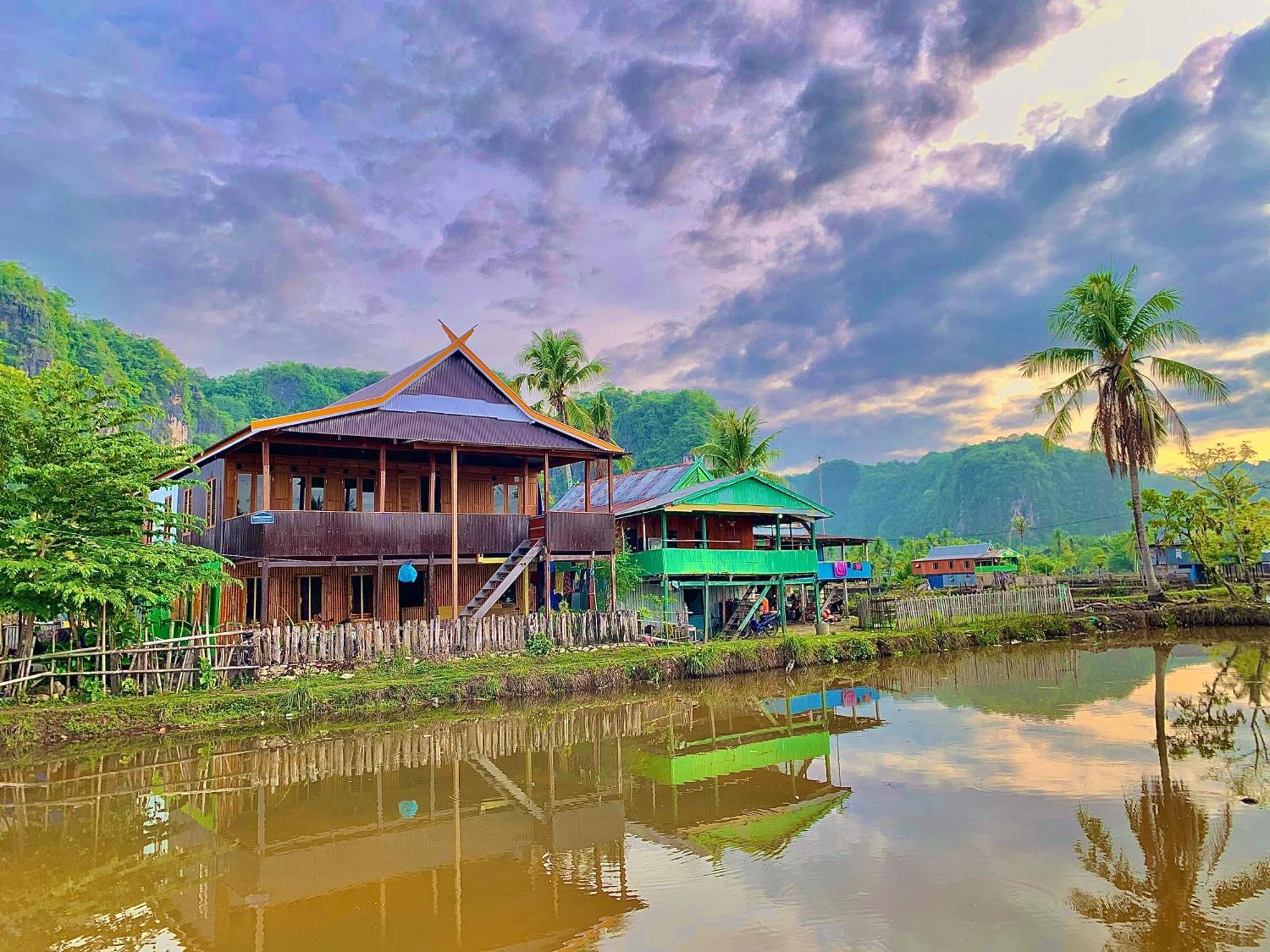 Nasrul House Homestay For Backpackers Maros Ngoại thất bức ảnh
