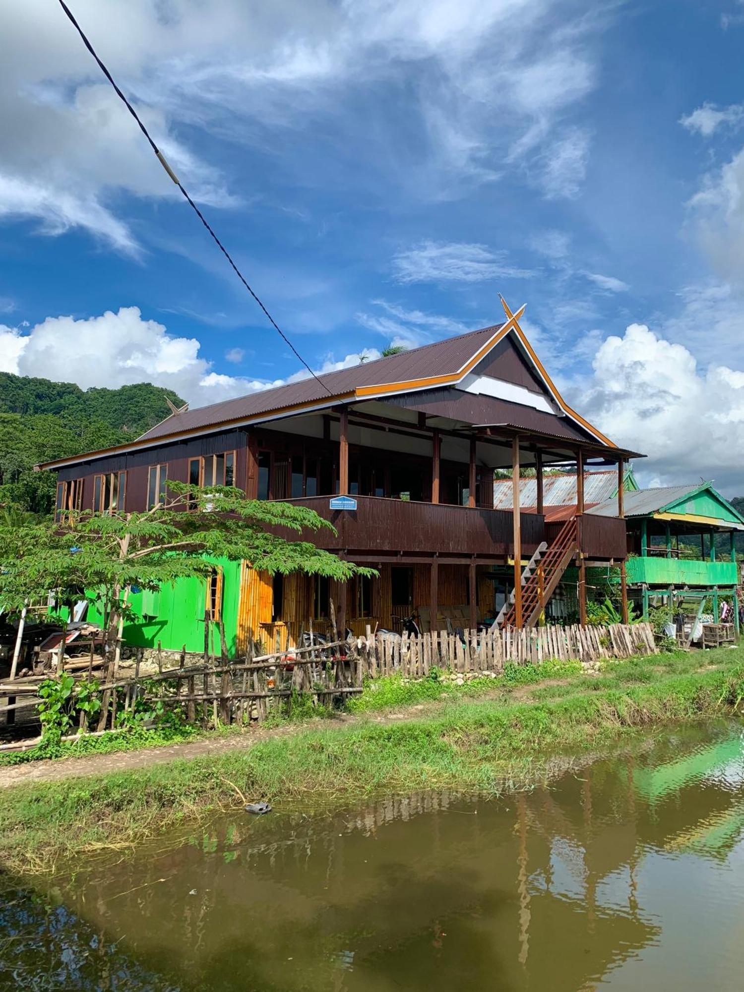 Nasrul House Homestay For Backpackers Maros Ngoại thất bức ảnh